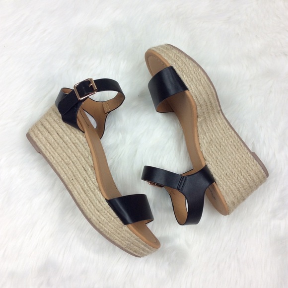 Qupid Shoes - Qupid BigBang Espadrille Wedges Sandals Size 9